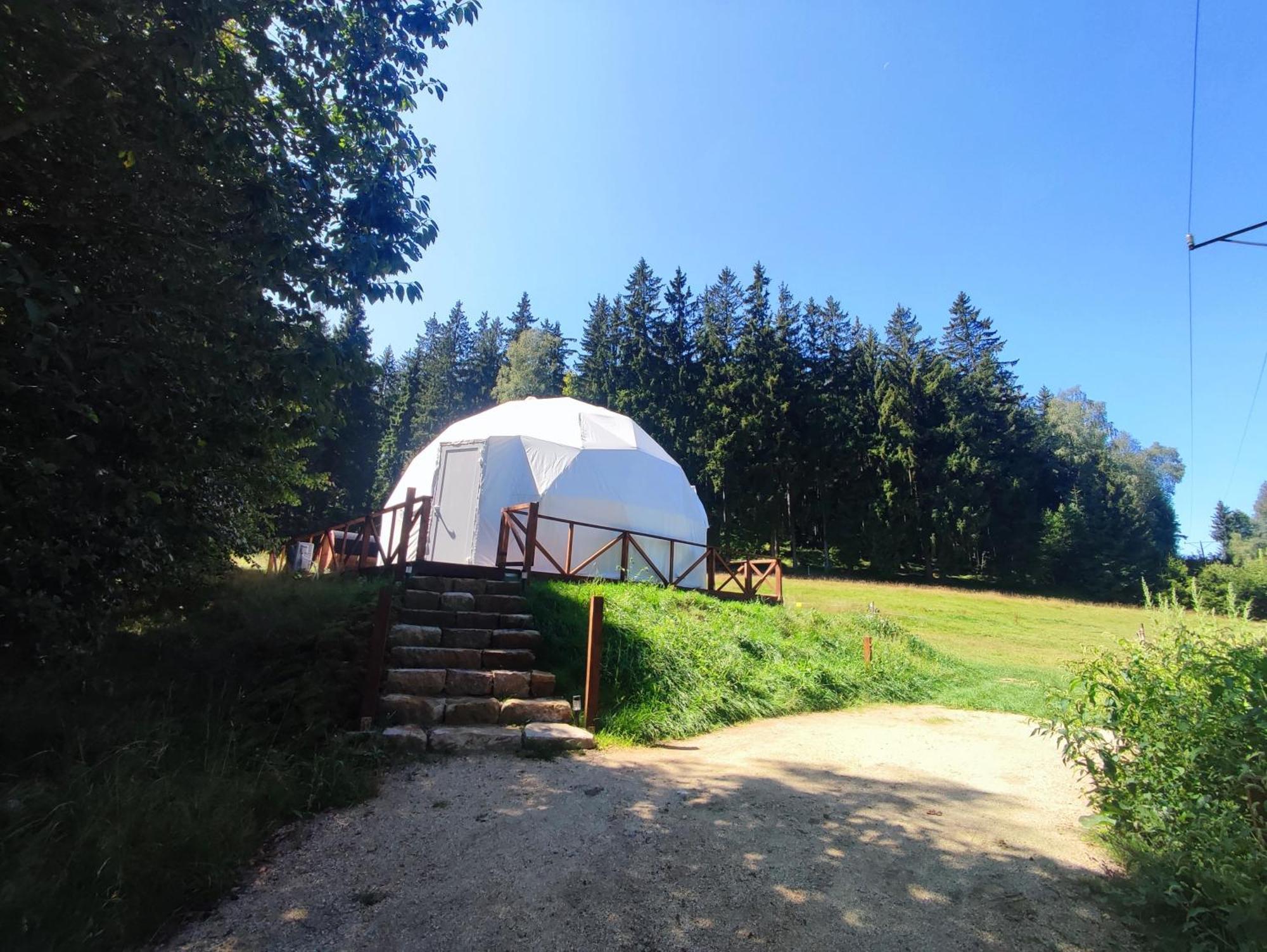 Forrest Glamp Hotel Mieroszow Exterior foto